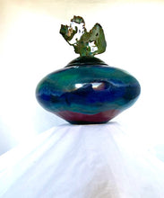 Load image into Gallery viewer, Ceramic Urn With Eternal Flame