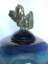 Load image into Gallery viewer, Ceramic Urn With Eternal Flame